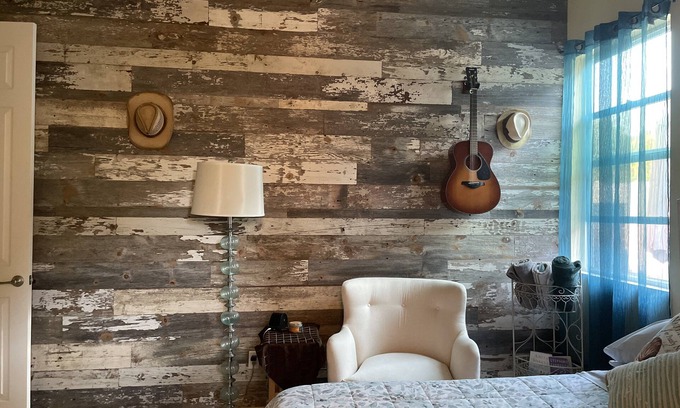 Winchester House | The 'Wine Down' Suite