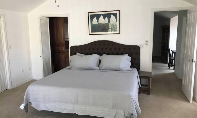 Downtown Apartment | The Winecup Guest Cottage