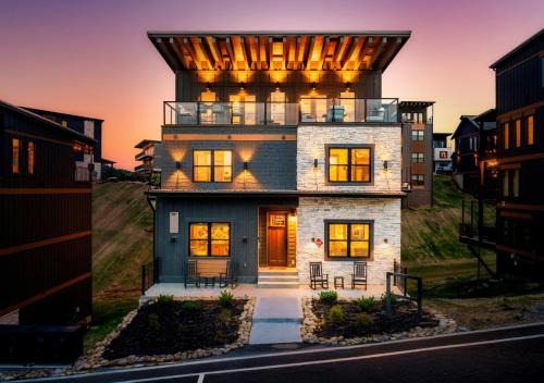 Sevierville House | The Wolf's Lantern Highway