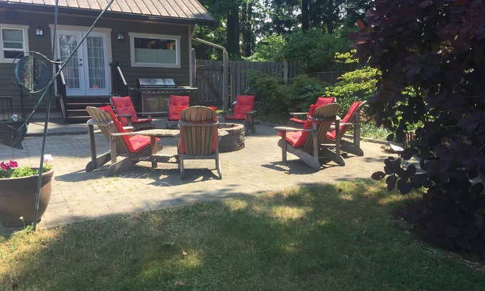 Black Creek Cabin | The Wood Shed at Saratoga Beach with hot tub