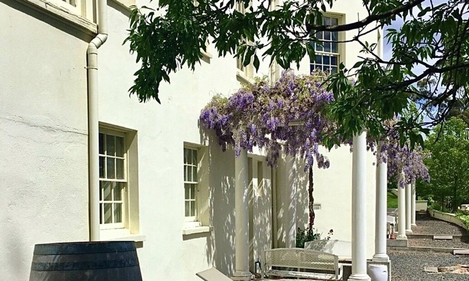 New Norfolk Hotel | The Woodbridge Waterfront Rooms.