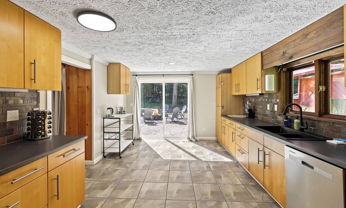 Great Valley Cabin | The Woodland Haven - Secluded 3 bed, 2 bath, and Hot Tub!