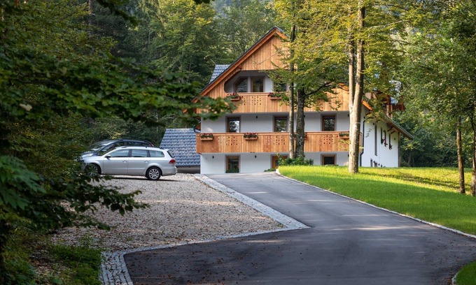 Ukanc Apartment | The Woodland Nook Apartments Bohinj - Comfort Two Bedroom Apartment with Balcony