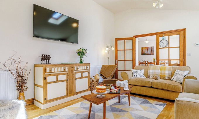Malpas Cottage | The Woodlands Farmhouse