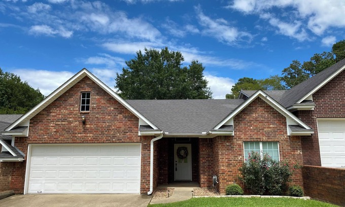 Center House | The Woodsy Townhouse- 2 bed 2 bath- Weekend Away or Work Remotely!