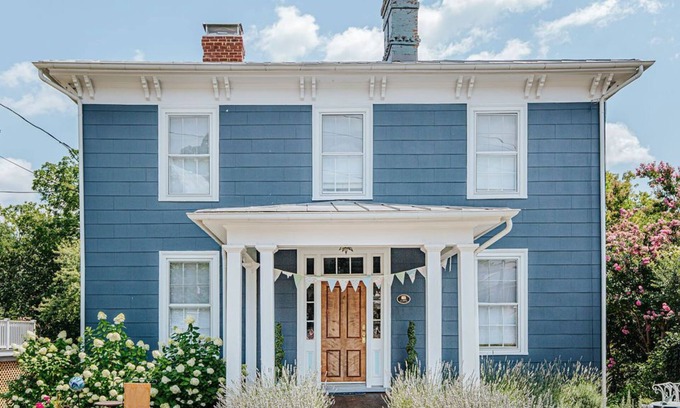 Staunton House | The Woodward: Walk Downtown, Staunton Mural