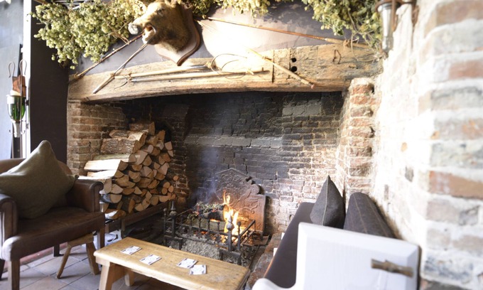 Wavehorne Hotel | The Woolpack Inn Warehorne