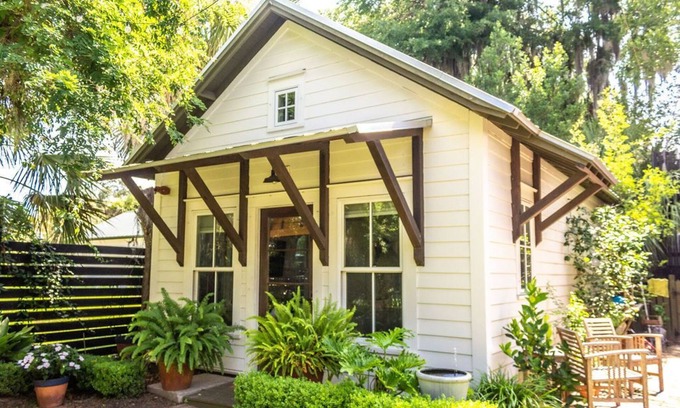 Uptown Cottage | The Wren Guesthouse