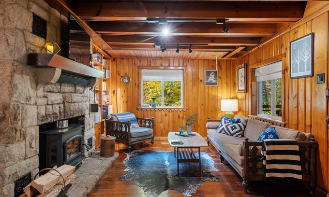 New Albany Cabin | The Writer’s Den