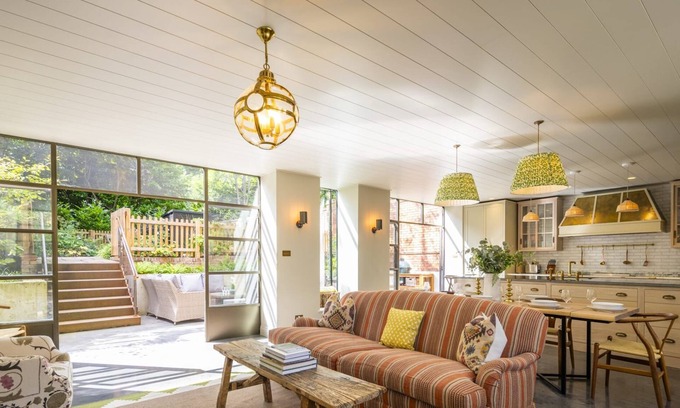 Marlow House | The Writers Retreat - 5 beds, parking & much more