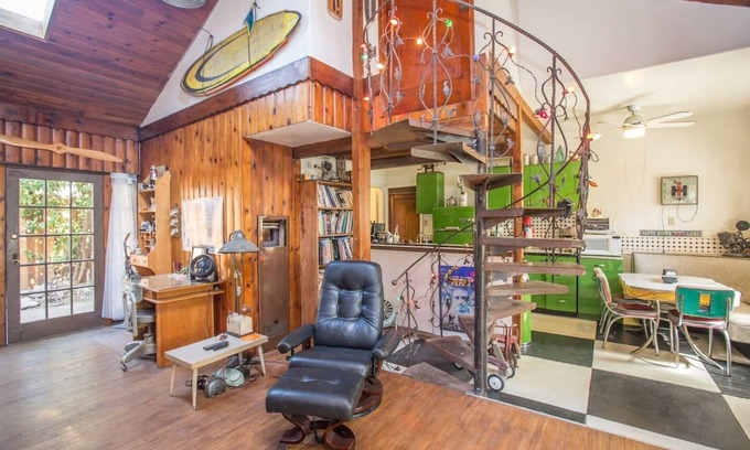 Eagle Rock House | The Writers Retreat away from traffic