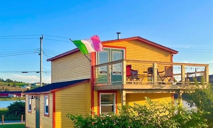 Heart's Delight House | The Yellow Dory Heart’s Delight 2BR! Ocean Views
