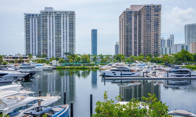Aventura Condo | The Yacht Club At Aventura. 1 Bedroom Stunning Waterfront view !