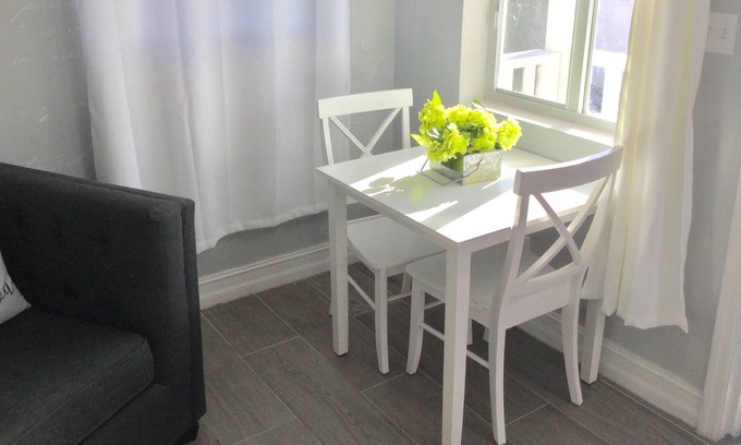Nassau Apartment | The Yellow Butterfly