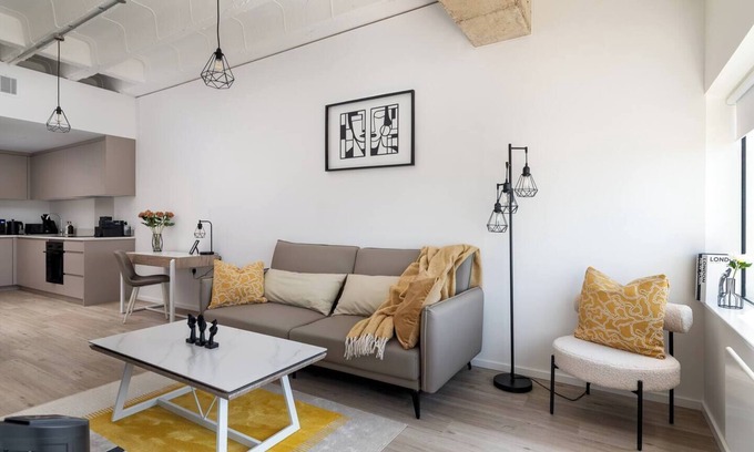 Central Milton Keynes Apartment | The Yellow Corporate Suite