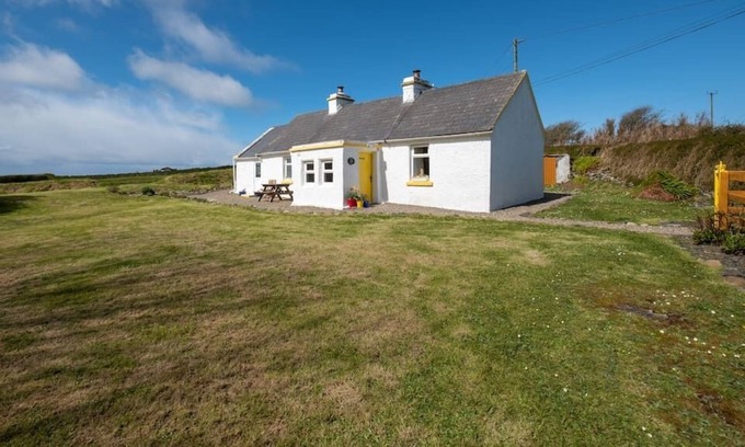 Lisdoonvarna Cottage | The Yellow Cottage, Doolin