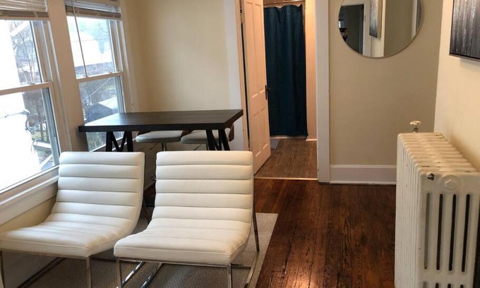 Radford Apartment | The Yellow Door 3-bedroom downtown near VT&RU