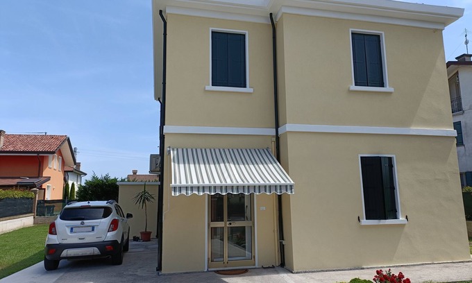 Porto Tolle House | The Yellow House