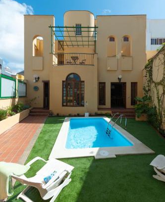 Galdar Villa | The Yellow House - Solarium - Climatized Pool