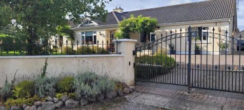Fisherstown Apartment | The Yoke Apt Peaceful Private Garden views