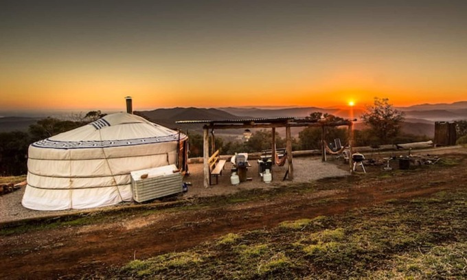 Myrrhee House | The Yurt Alpine Retreat - Green Yurt