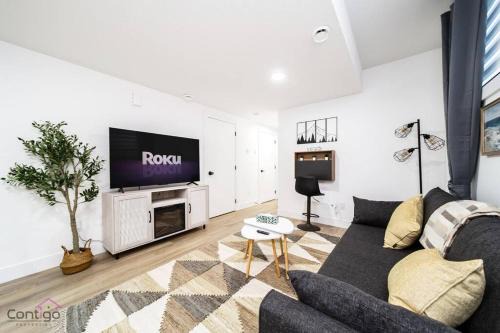 Jasper Place Apartment | The Zen Den, King Bed, Near DT, WEM, Heated Floor, Bsmt Suite