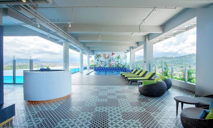 Padang Hotel | The ZHM Premiere DH Grand Zuri Padang