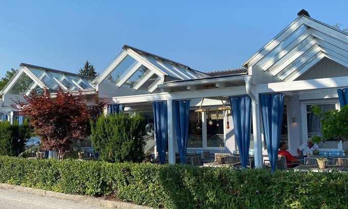 Karnburg Condo | The1st Guesthouse "Lake View Guest Rooms"
