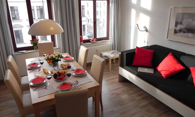 Altlindenau Apartment | Theater III, 3-room apartment