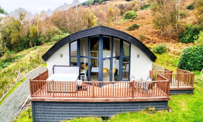 Troon Cabin | TheLodge - sleeps 4 guests in 2 bedrooms