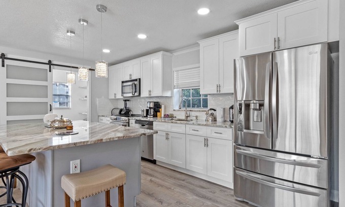 Florida Central Atlantic Coast House | Theme Park Retreat 4bedroom near Universal Studios