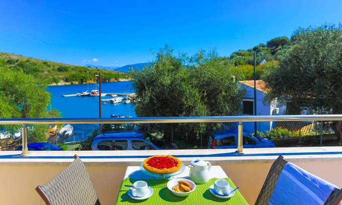 Agios Stefanos Apartment | Theophilos 1, Amazing sea views, A/C, WiFi, near everything
