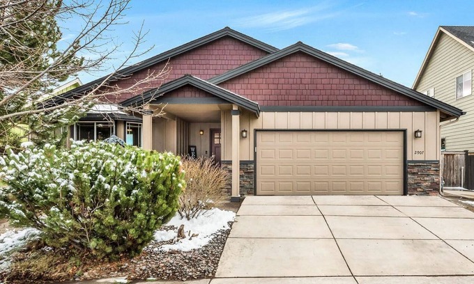 Mountain View House | Theraputic Hot Tub, Fenced Back Yard, Pet Friendly