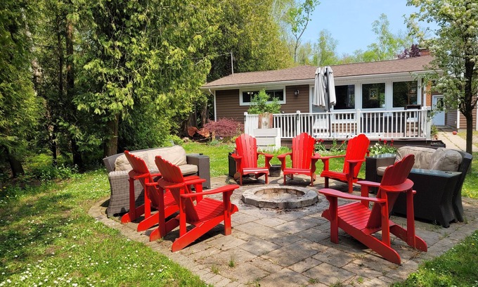 Point Clark Cottage | There's no place like the cottage! Beautiful cozy cottage, minutes from beach