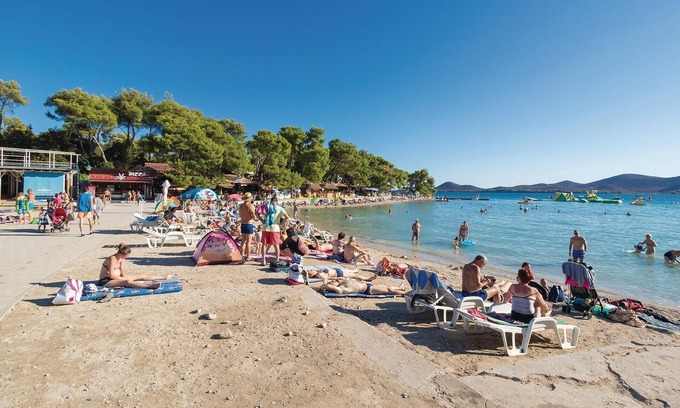 Turanj Apartment | These comfortable and practically furnished apartments are located just 20 meters from the beach.