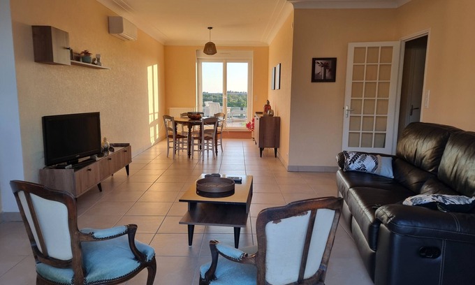 Cosnac Apartment | These days in Corrèze - Cosnac - quiet/view/ideally located-professional or relaxation stay