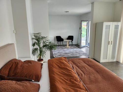 Hofheim am Taunus Apartment | TheSuites Frankfurt-Airport - Studio Room - Private WC, Shared Bathroom