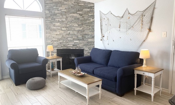 Corpus Christi Condo | Third floor condo with ocean views
