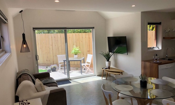 Torquay Apartment | This 1-bedroom Guest Suite is the ultimate weekend getaway