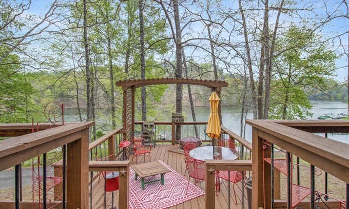 Pittsburg Apartment | This apartment is a 1 bedroom(s), 1 bathrooms, located in London, KY.