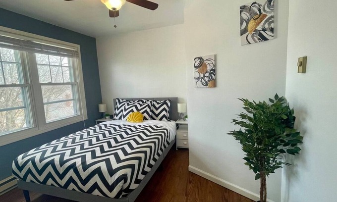 Kamm's Corners Apartment | This apartment is a 1 bedroom(s), 1 bathrooms, located in Cleveland, OH.