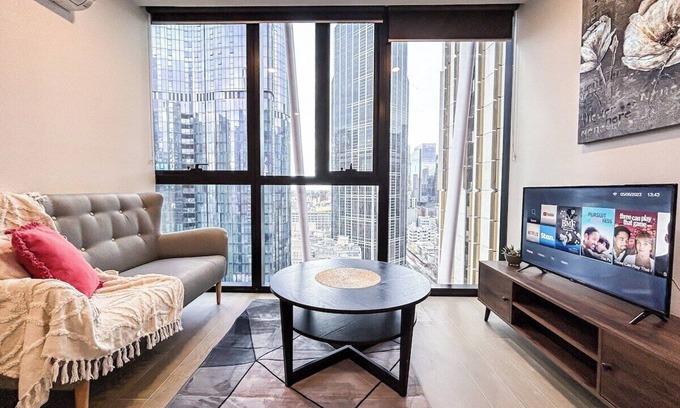 Carlton South Apartment | This apartment is a 2 bedroom(s), 1 bathrooms, located in Melbourne, VIC.