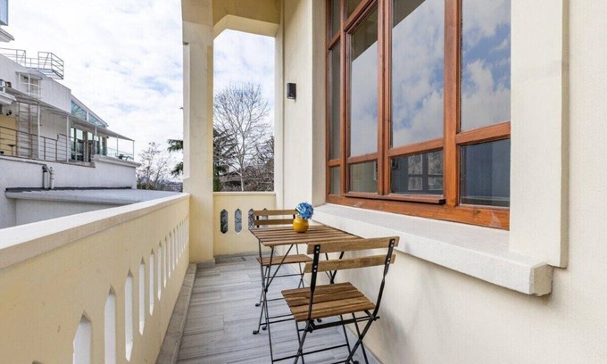 Tophane Apartment | This apartment is a 2 bedroom(s), 2 bathrooms, located in Beyoğlu, İstanbul.