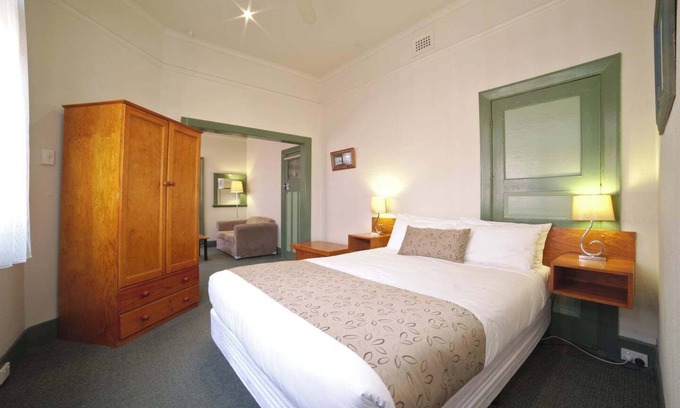 Soldiers Hill Apartment | This apartment is a 1 bedroom(s), 1 bathrooms, located in Soldiers Hill, VIC.