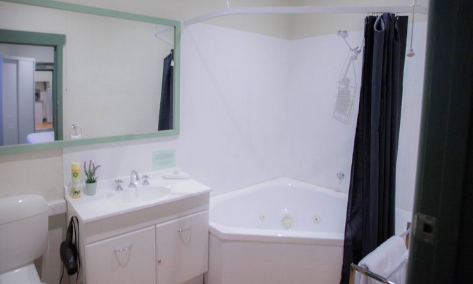 Soldiers Hill Apartment | This apartment is a 1 bedroom(s), 1 bathrooms, located in Soldiers Hill, VIC.