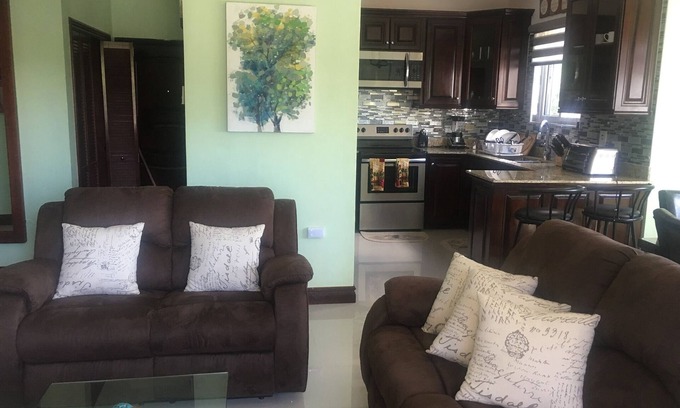 Saint Andrew Apartment | This Apartment is located in the Kingston 6 area .