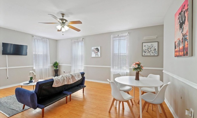 Graduate Hospital Apartment | This apartment is a 1 bedroom(s), 1 bathrooms, located in Philadelphia, PA.