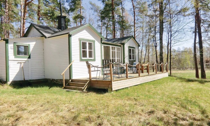 Oskarshamn House | This beautiful vacation home is located especially close to the beach and the water.