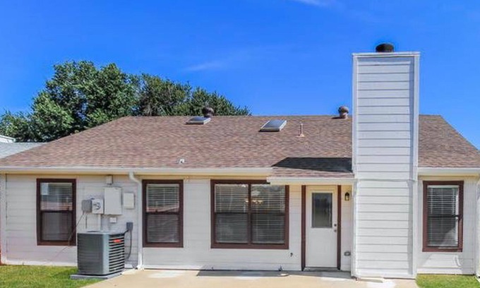 West Arlington House | THIS COZY HOME IS ONE OF A KIND