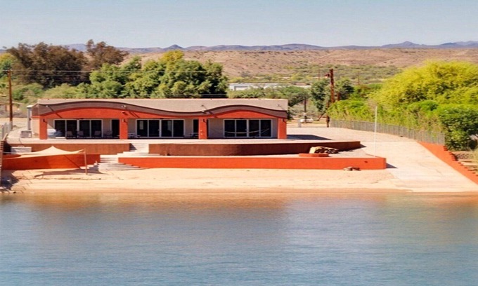 Earp House | This Custom, Private, Riverfront Home is one of the best available on the river